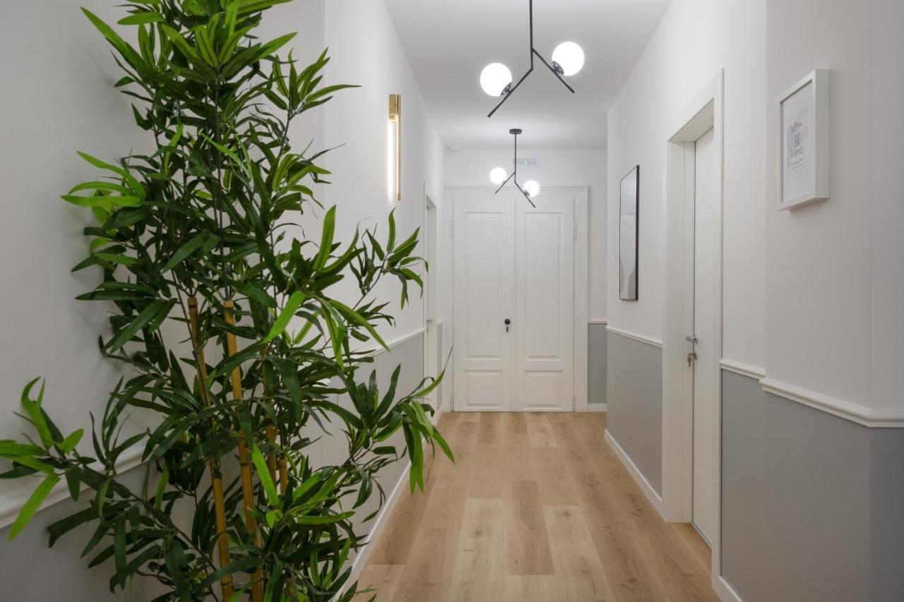 Trieste Chic Studio: Historic Elegance Экстерьер фото